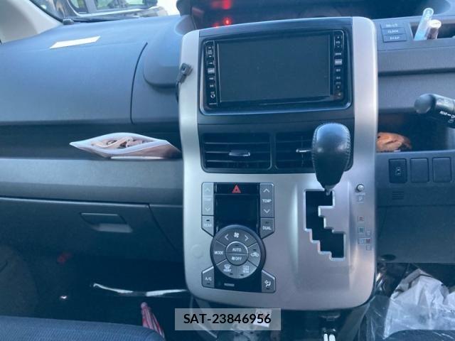 Toyota VOXY 2007-07 7964354-15