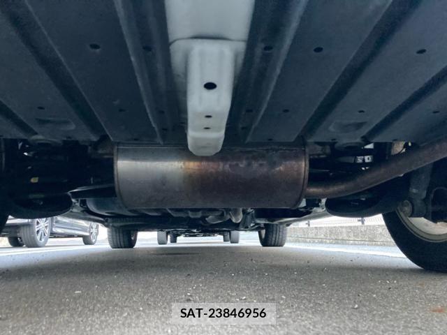Toyota VOXY 2007-07 7964354-17