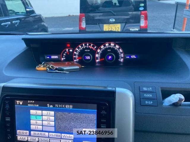 Toyota VOXY 2007-07 7964354-24