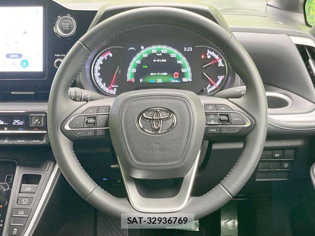 Toyota VOXY 2023-04 7964327-11