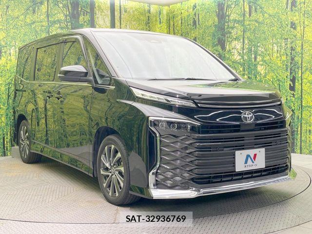 Toyota VOXY 2023-04 7964327-16