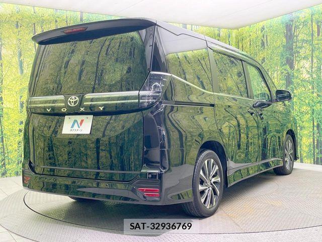 Toyota VOXY 2023-04 7964327-17