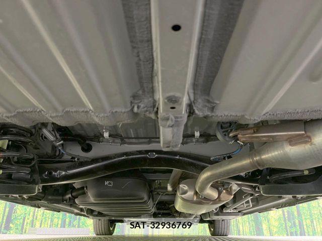 Toyota VOXY 2023-04 7964327-19