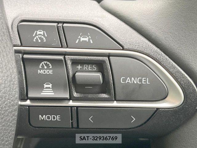 Toyota VOXY 2023-04 7964327-6