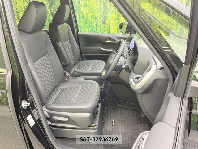 Toyota VOXY 2023-04 7964327-7