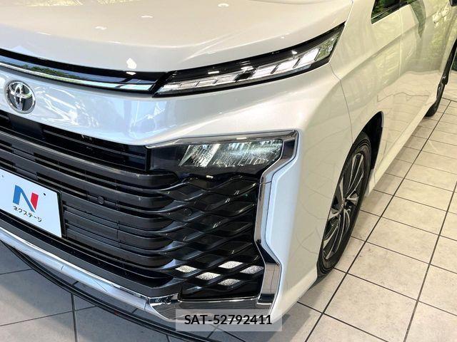 Toyota VOXY 2024-03 7964328-11