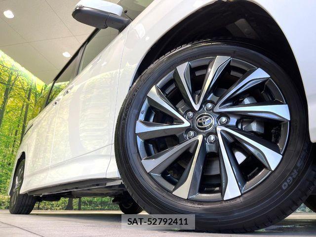 Toyota VOXY 2024-03 7964328-12