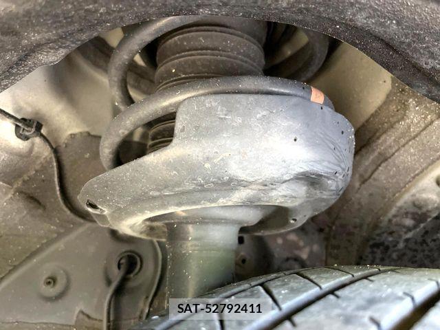 Toyota VOXY 2024-03 7964328-19