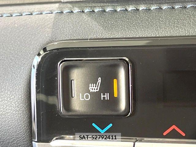 Toyota VOXY 2024-03 7964328-5