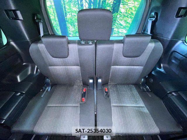 Toyota VOXY 2019-05 7964334-9