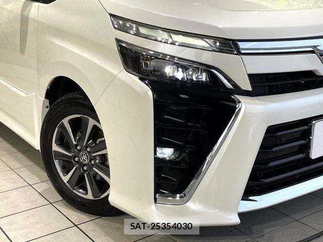 Toyota VOXY 2019-05 7964334-12