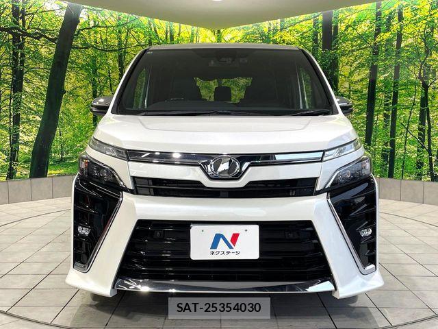 Toyota VOXY 2019-05 7964334-14
