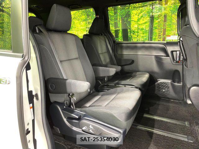 Toyota VOXY 2019-05 7964334-8