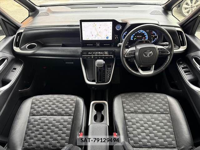 Toyota VOXY 2022-04 7964325-1