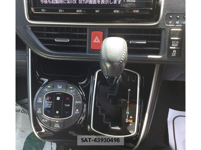 Toyota VOXY 2021-03 7964335-10