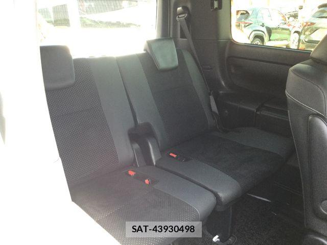 Toyota VOXY 2021-03 7964335-13