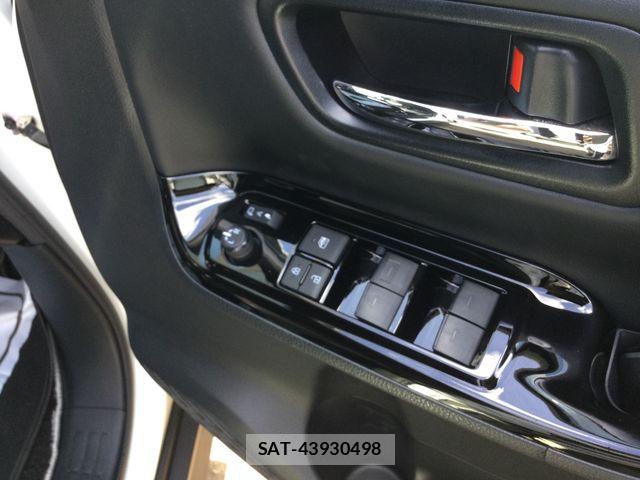 Toyota VOXY 2021-03 7964335-18