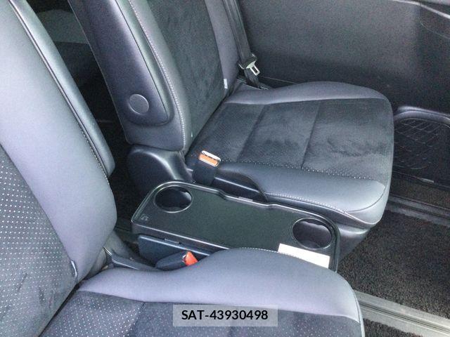 Toyota VOXY 2021-03 7964335-20