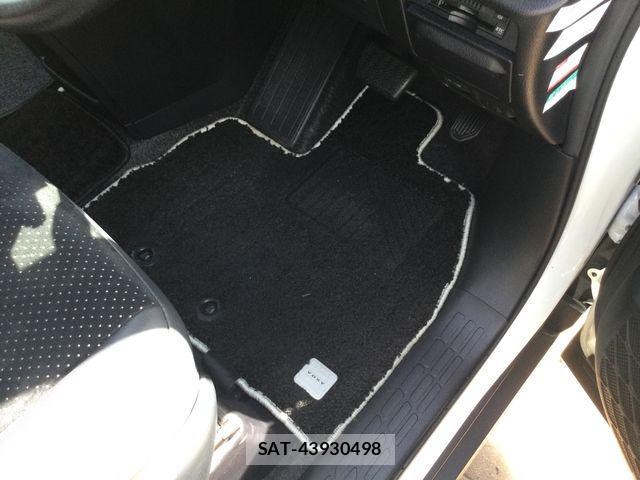 Toyota VOXY 2021-03 7964335-23