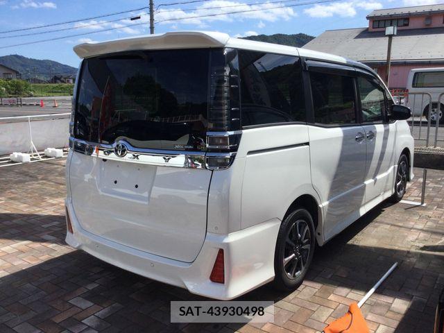 Toyota VOXY 2021-03 7964335-3