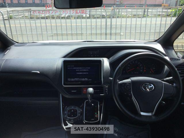 Toyota VOXY 2021-03 7964335-5