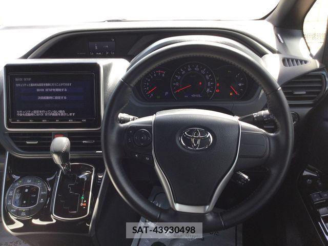 Toyota VOXY 2021-03 7964335-6