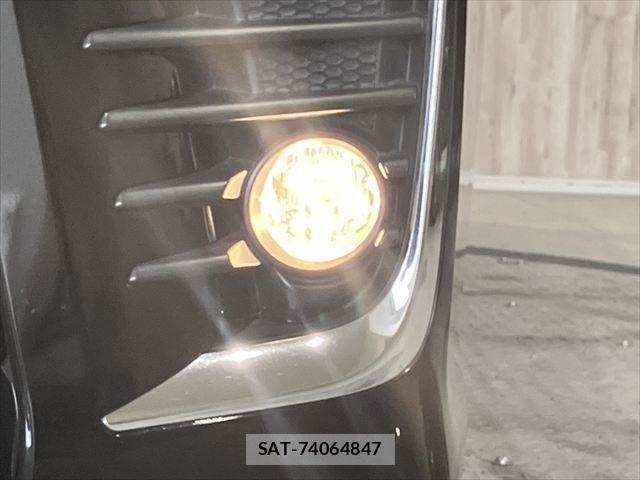Toyota VOXY 2016-09 7964348-12