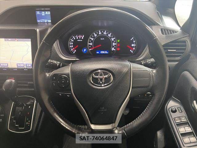 Toyota VOXY 2016-09 7964348-13