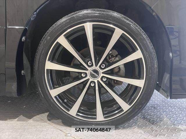 Toyota VOXY 2016-09 7964348-14