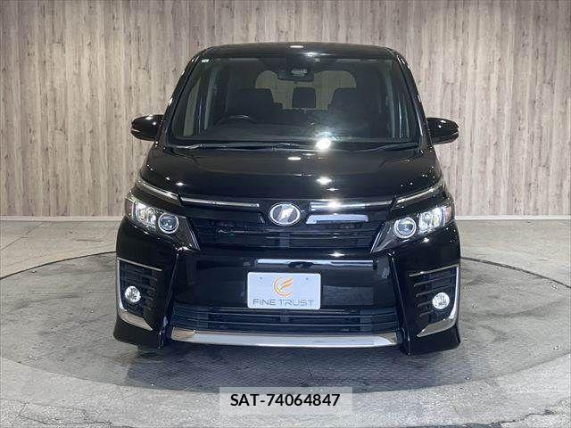 Toyota VOXY 2016-09 7964348-15