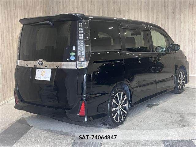 Toyota VOXY 2016-09 7964348-18