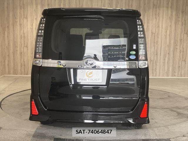 Toyota VOXY 2016-09 7964348-19