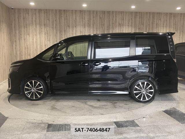 Toyota VOXY 2016-09 7964348-21