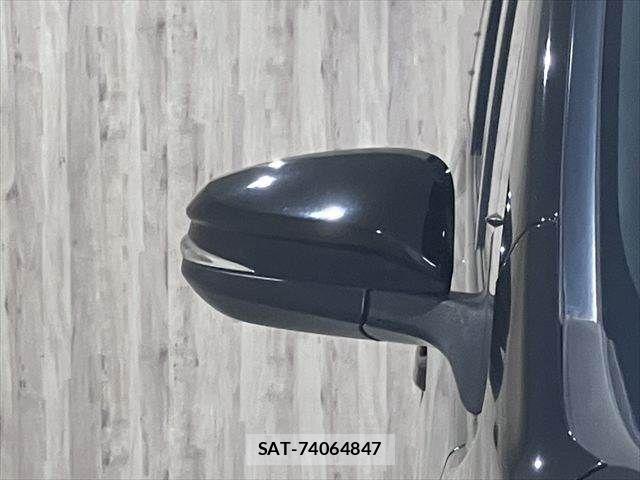 Toyota VOXY 2016-09 7964348-23