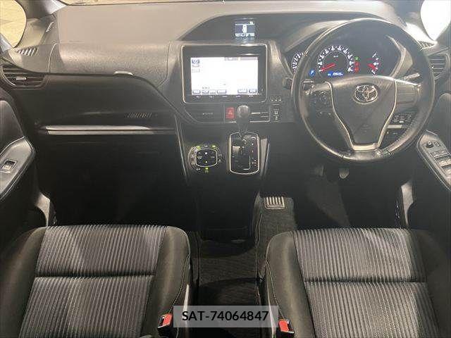Toyota VOXY 2016-09 7964348-2
