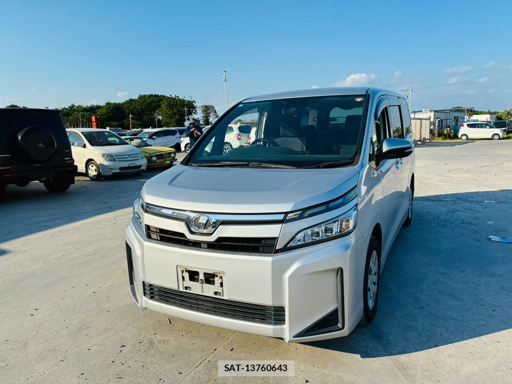Toyota VOXY 2019-06 7831343-0