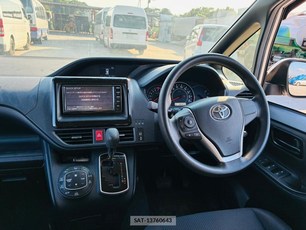 Toyota VOXY 2019-06 7831343-13