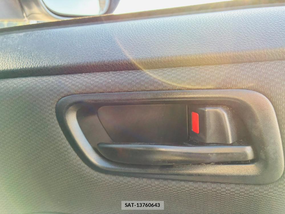 Toyota VOXY 2019-06 7831343-20