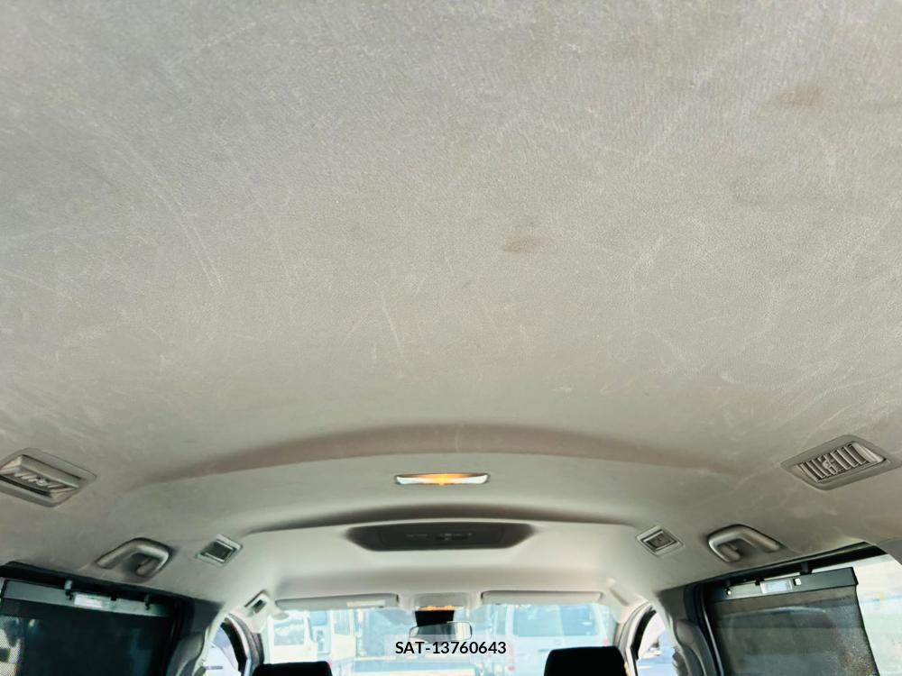 Toyota VOXY 2019-06 7831343-24
