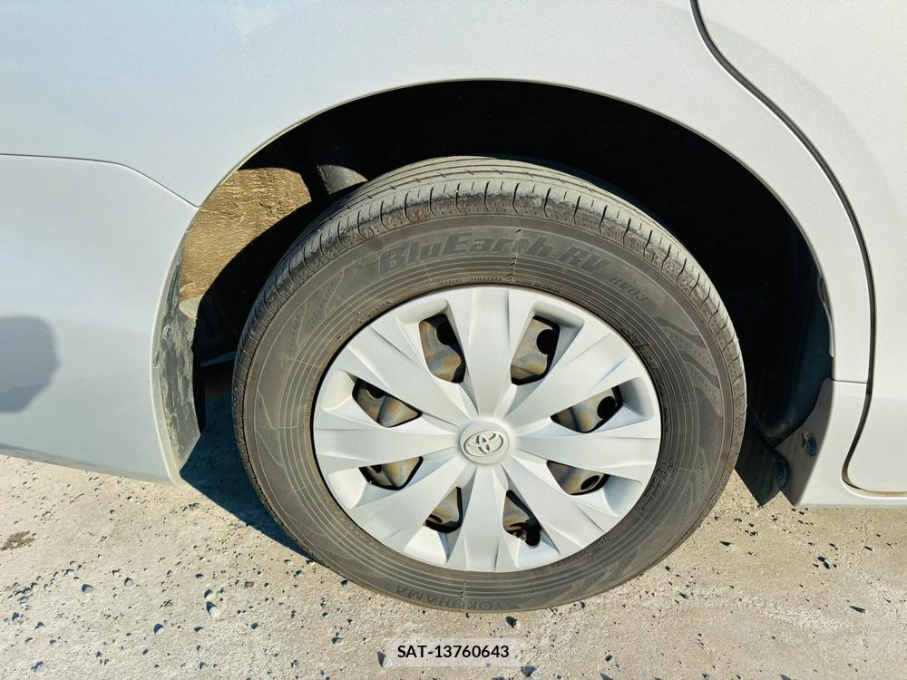Toyota VOXY 2019-06 7831343-27