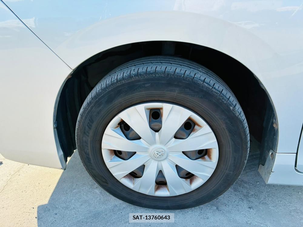 Toyota VOXY 2019-06 7831343-29