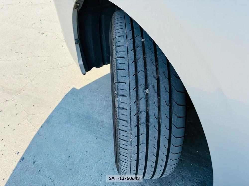 Toyota VOXY 2019-06 7831343-31