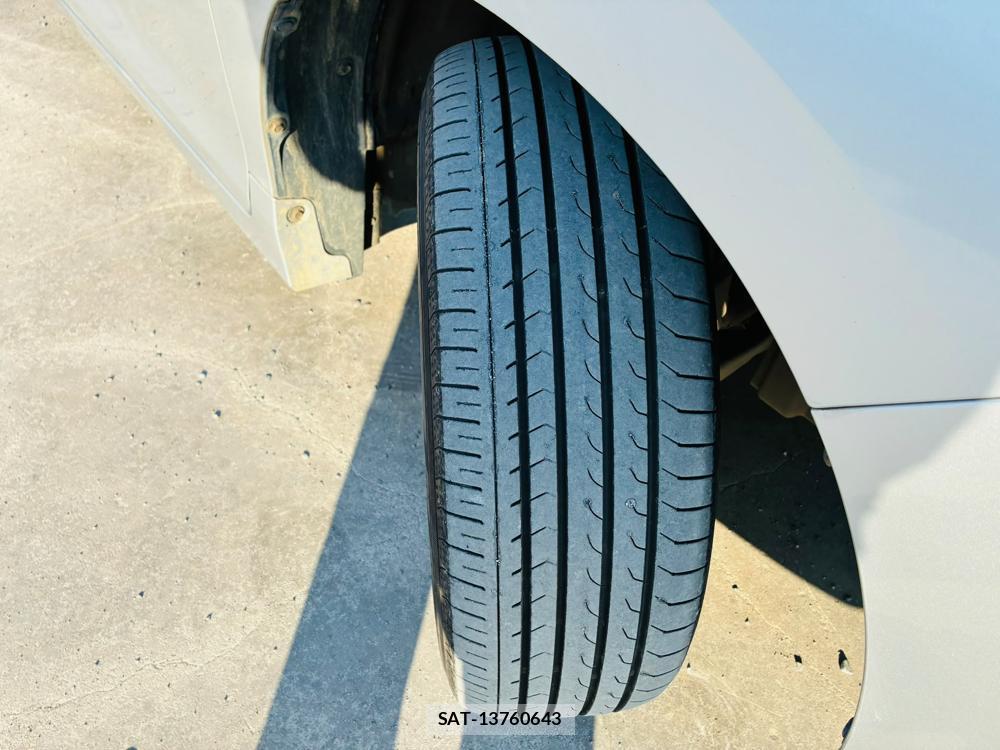 Toyota VOXY 2019-06 7831343-32