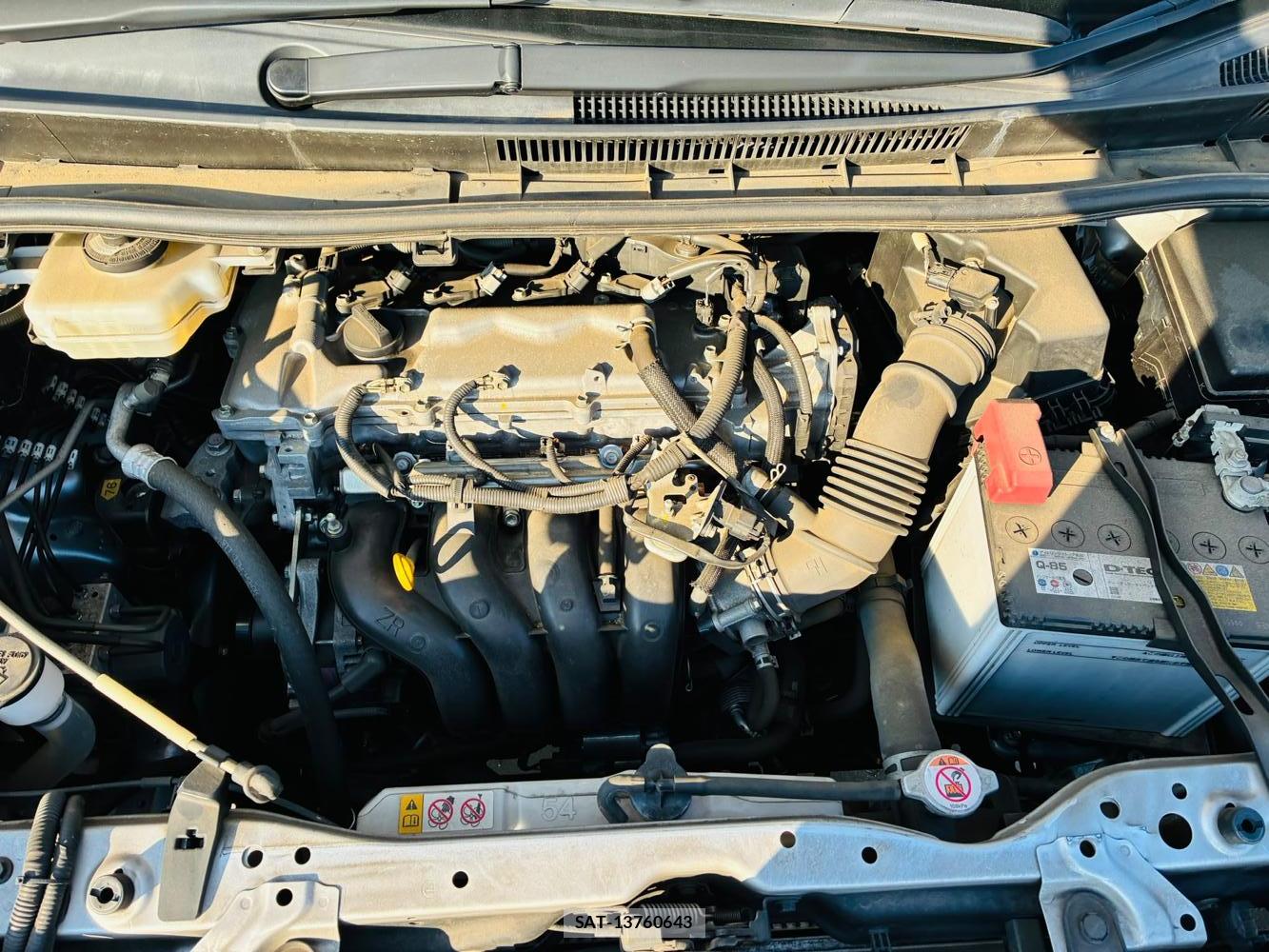 Toyota VOXY 2019-06 7831343-37