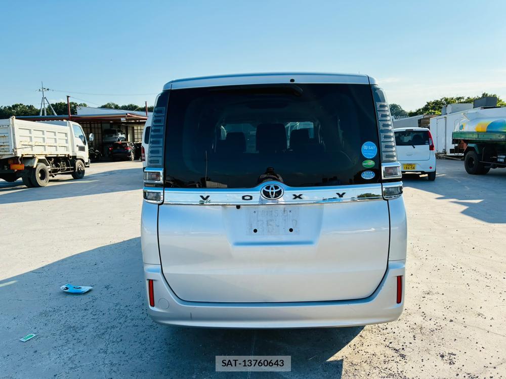 Toyota VOXY 2019-06 7831343-3