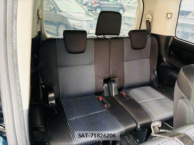 Toyota VOXY 2014-04 7964349-9