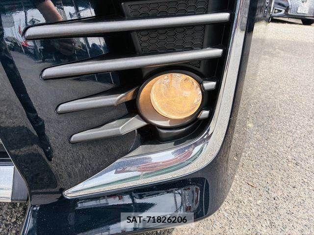 Toyota VOXY 2014-04 7964349-13
