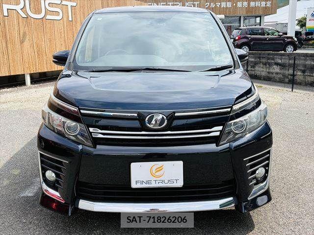 Toyota VOXY 2014-04 7964349-15