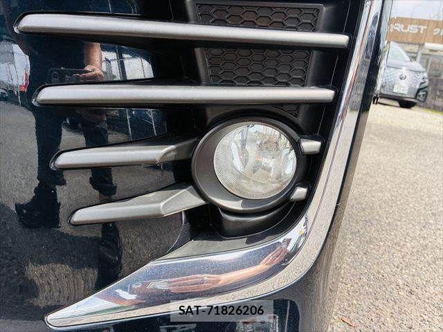 Toyota VOXY 2014-04 7964349-24