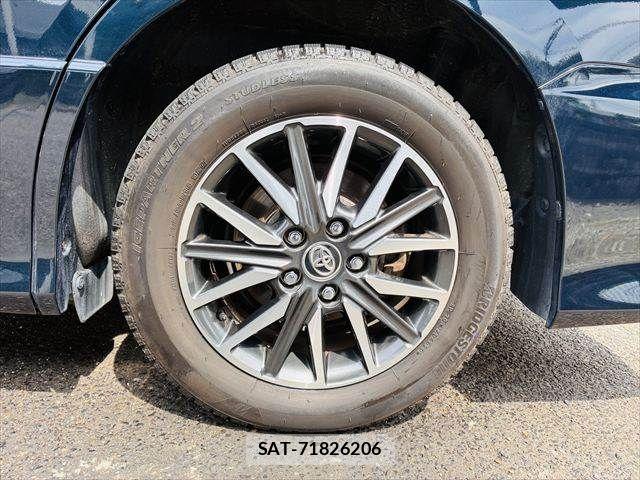 Toyota VOXY 2014-04 7964349-29